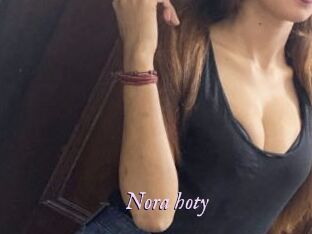 Nora_hoty